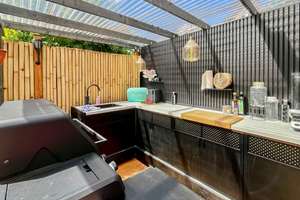 Wird bezugsfrei: Modernisierte 4-Zimmer-Wohnung mit Garten-Oase & Outdoorküche in Berlin Blankenburg – Die vollständige Adresse der Immobilie erhältst du vom Anbieter., 13129 Blankenburg, Berlin – Vorschaubild 15