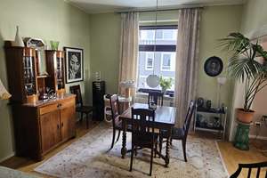 Schöne 3,5 Zimmer-Altbauwohnung inklusive Küche und Garage in Essen-Huttrop