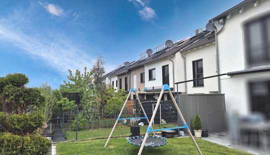 Bild von Hochwertiges Reihenhaus 5ZKB + Wohnkeller - Sahnestück in Jügesheimer Feldrandlage mit S-Bahn