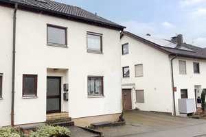 Ebersbach: Wohnen in sonniger, ruhiger Aussichtslage! Geräumige 2-Familien-DHH mit Terrasse, Balkon – Göppingen (Kreis) – Vorschaubild 3