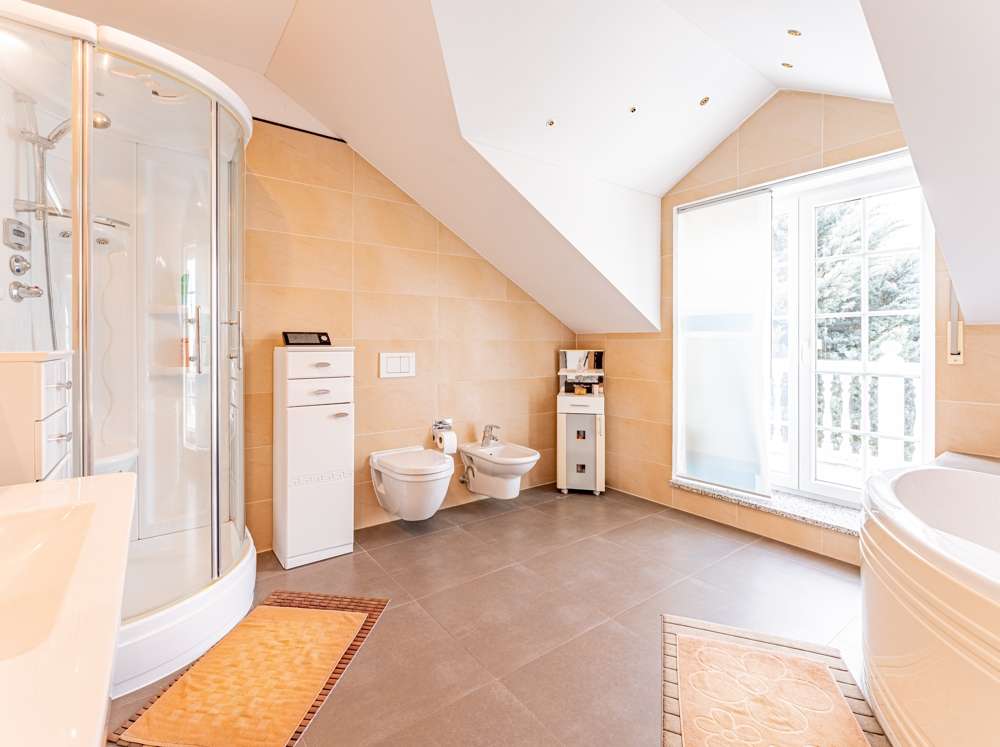 Immobilie in Hallbergmoos - Hallbergmoos - Großzügiges Familienanwesen mit erholsamer Sonnenterrasse - Bild 2