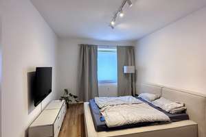 2,5-Zimmer Wohnung im 2. OG mit Balkon in Pempelfort