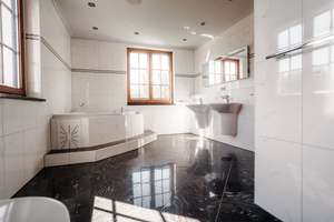 Exklusive Bauhaus-Villa in Bestlage von Saalfeld |Privatsphäre. Stil. Substanz. – Tiefer Weg 24, 7318 Saalfeld/Saale – Vorschaubild 23