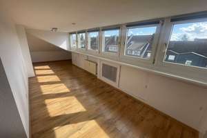 Provisionsfrei* SOFORT FREI! Rhein-nah - 2-Zm Penthouse Oberkassel - renoviert, Klimaanlage Einbaukü – Columbusstrasse 42, 40549 Oberkassel, Düsseldorf – Vorschaubild 4