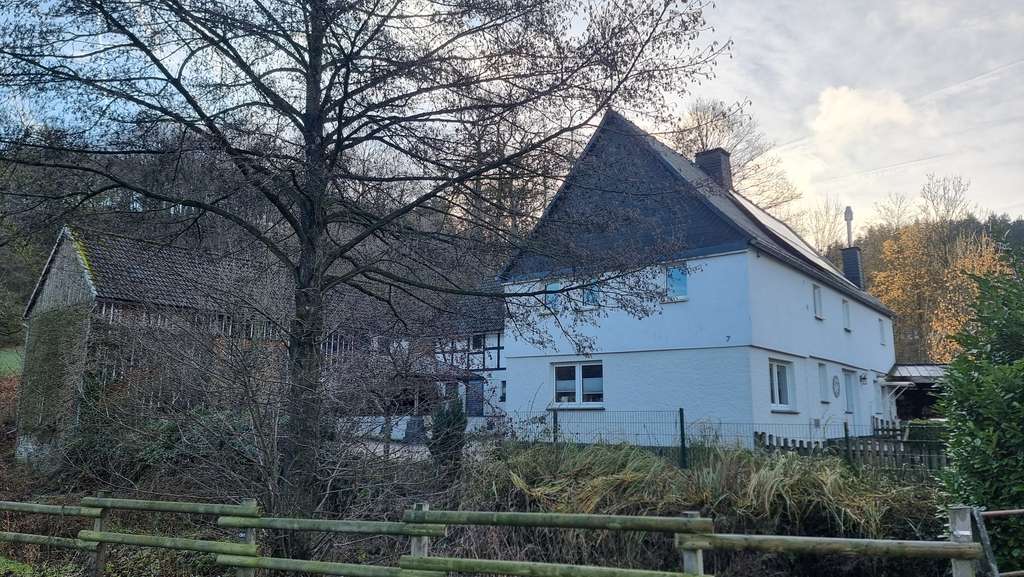Immobilie in Schmallenberg - ***Gemütliches, altes Bauernhaus in Niederhenneborn*** - Bild 3