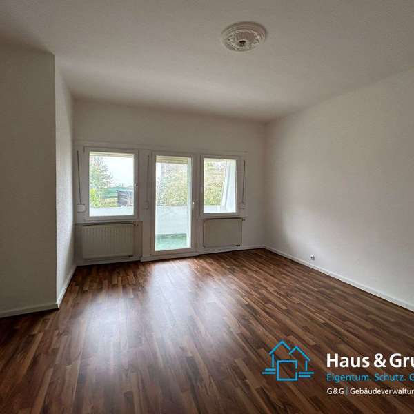 *** sehr schöne und große Altbau-3 Zimmer-Wohnung mit Balkon und Garage, Soers ***