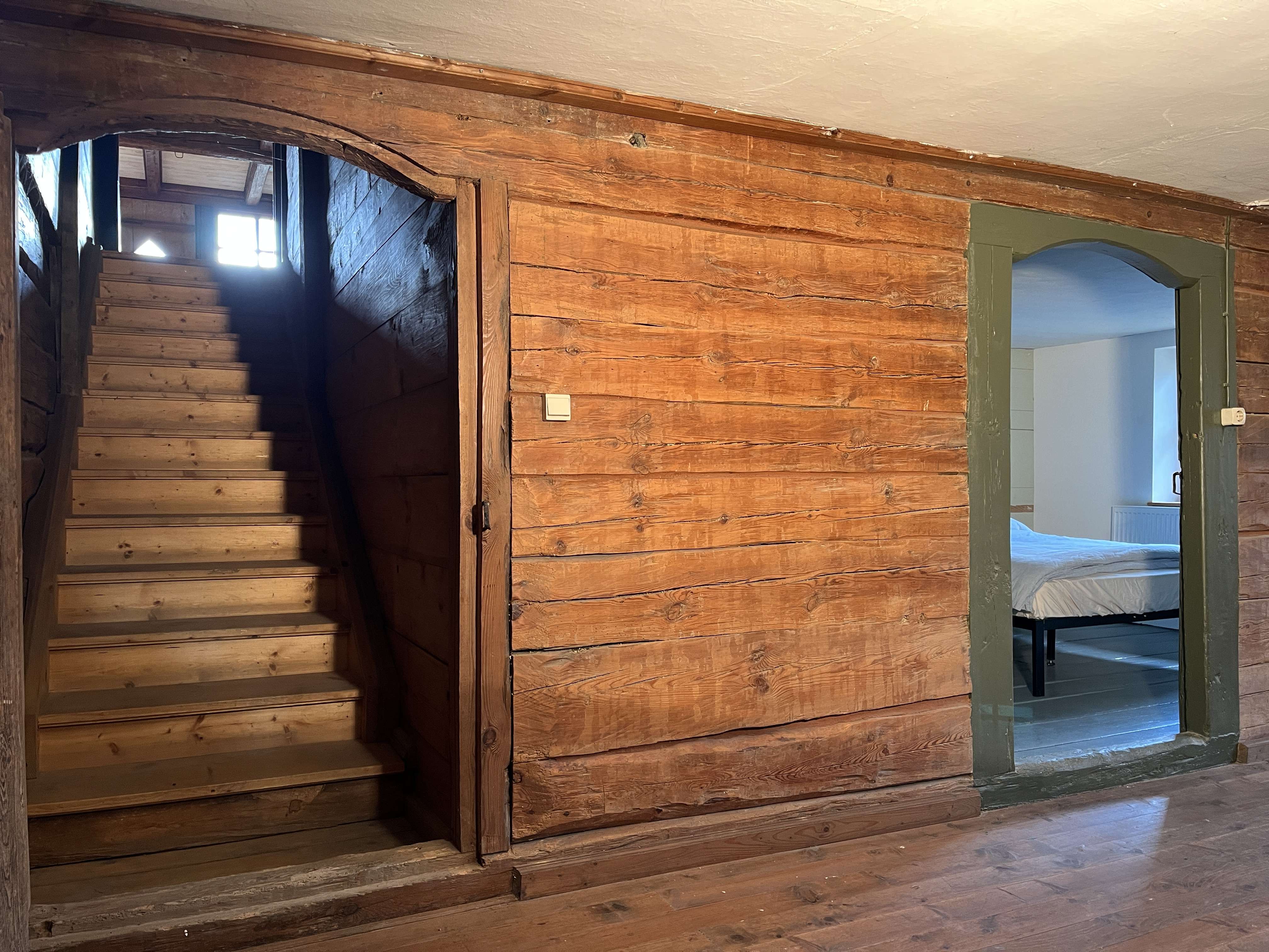 Immobilie in Gangkofen - Historischer Vierseithof mit großem Garten, altem Baumbestand und kultureller Geschichte - Bild 2