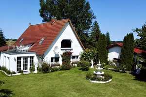 Sonniges Einfamilienhaus mit Einliegerwohnung und Schwimmbad in Alleinlage! – Rügen (Kreis) – Vorschaubild 2