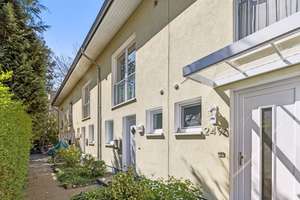 Familienglück gesucht: Großzügiges Stadthaus in Niendorf! – Die vollständige Adresse der Immobilie erhältst du vom Anbieter., 22455 Niendorf, Hamburg – Vorschaubild 1