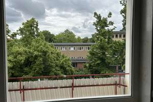 Sanierungsbedürftige 2-Zimmer-Eigentumswohnung mit Balkon in Berlin-Friedenau