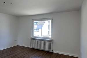 Frisch renovierte 2,5 Raum-Wohnung in Oberhausen-Dümpten – Feldmannstr. 85, 46045 Dümpten, Oberhausen – Vorschaubild 7