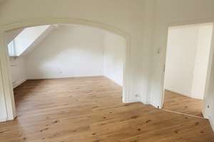 Helle 2-Zimmer-Dachgeschosswohnung im Krefelder Süden