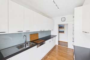 Bezugsfrei in zentraler Lage: Großzügige 4-Zimmer-Wohnung mit Balkon in der Zellerau – 97082 Zellerau, Würzburg – Vorschaubild 4