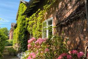 Familienfreundliche Stadtvilla mit schönem Garten in guter Wohnlage & in Hafennähe – Die vollständige Adresse der Immobilie erhältst du vom Anbieter., 24340 Eckernförde – Vorschaubild 3