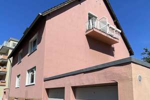 Toplage Lindenthal: Charmantes DG-Appartement mit Balkon