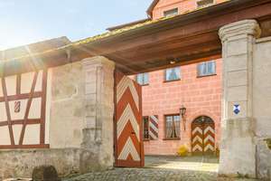 Amtsschloss Nürnberg – Schloss Lonnerstadt mit Geschichte und Zukunft *Provisionsfrei* – Die vollständige Adresse der Immobilie erhältst du vom Anbieter., 90402 Altstadt, St. Lorenz, Nürnberg – Vorschaubild 2