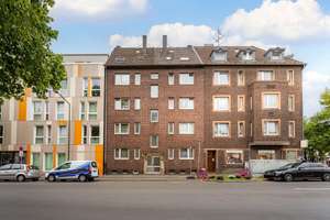 Renovierungsbedürftiges Mehrfamilienhaus mit Entwicklungsmöglichkeiten in zentraler Lage von D-Rath