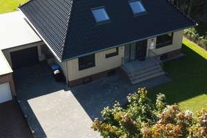 Gepflegtes Wohnhaus in guter, ruhiger Süd-Lage, 2023 Dach und Fenster neu, Garage, Vollkeller – Die vollständige Adresse der Immobilie erhältst du vom Anbieter., 25551 Hohenlockstedt – Vorschaubild 2