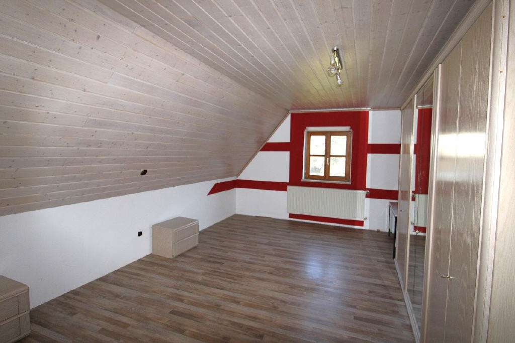 Immobilie in Mickhausen - Haus sucht Handwerker! Schön gelegenes Einfamilienhaus in Mickhausen - Bild 2