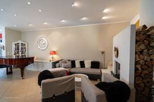 ***Heike Borchers Immobilien***Der Traum vom Haus***Exklusive Wohlfühl-Oase für die ganze Familie*** – Die vollständige Adresse der Immobilie erhältst du vom Anbieter., 82008 Unterhaching – Vorschaubild 3