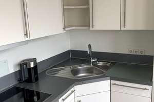 Möblierte, neuwertige 2,5-Zimmer-Wohnung mit zwei Balkonen und EBK in zentraler Lage – Friedhofstrasse 25, 70191 Am Pragfriedhof, Stuttgart – Vorschaubild 6