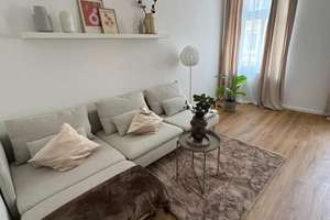 Renovierte & möblierte 1-Zimmer-Altbauwohnung mit Einbauküche in Würzburg – Schiestlstraße 8, 97080 Grombühl, Würzburg – Vorschaubild 3