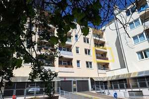 Exklusive 3 Raumwohnung mit 2 Balkonen in wunderbarer Lage 