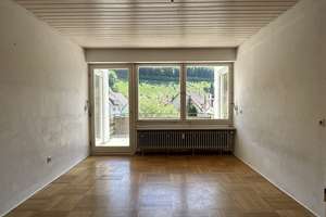 Freistehendes Zweifamilienhaus in idyllischer Ortsrandlage mit viel Potenzial – Die vollständige Adresse der Immobilie erhältst du vom Anbieter., 73252 Lenningen – Vorschaubild 5