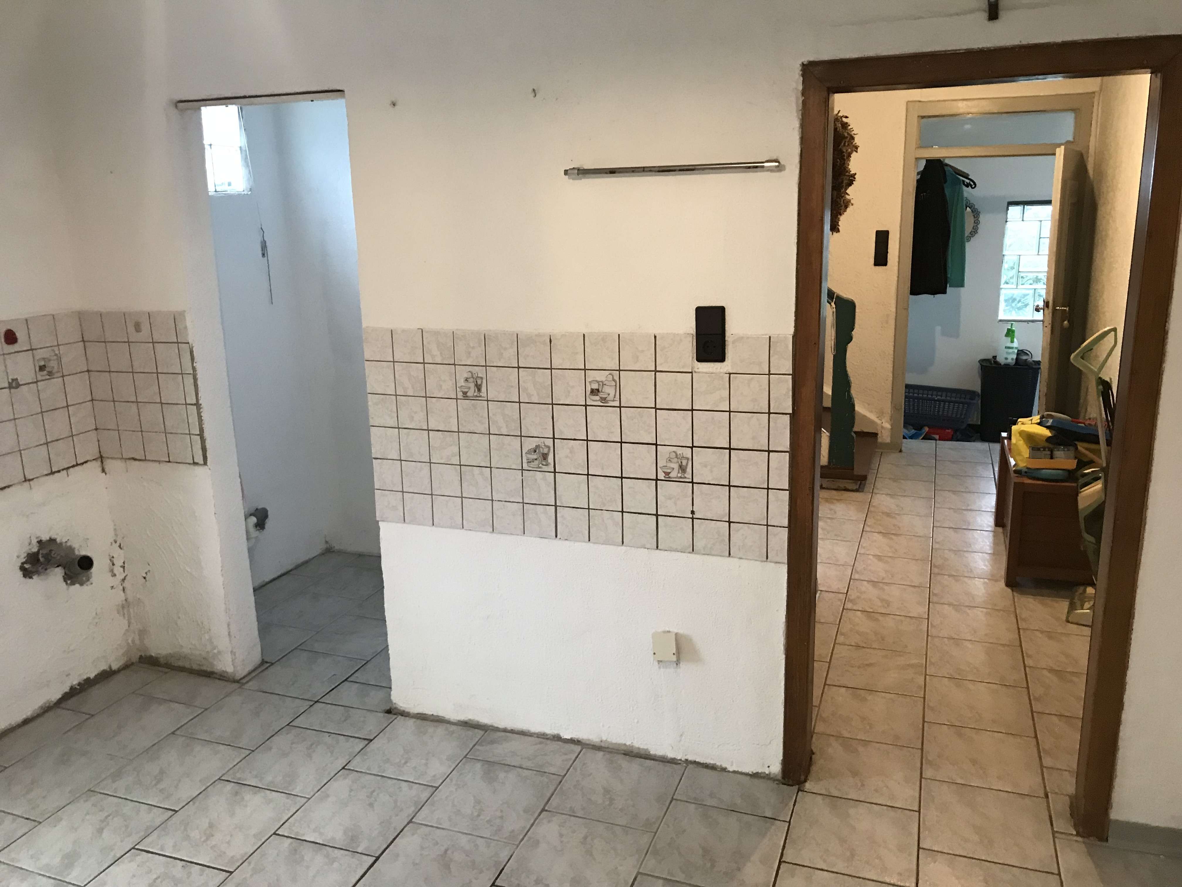 Immobilie in Linz am Rhein - KLEINES EINFAMILIENHAUS MIT GROẞEM GRUNDSTÜCK UND BACHLAUF - Bild 3