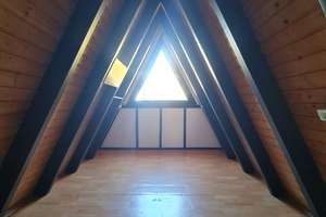 Günstig ins Eigenheim!
Kleines Chalet zum top Preis. Billiger als Miete. Tolle Lage und gut saniert – Die vollständige Adresse der Immobilie erhältst du vom Anbieter., 94078 Freyung – Vorschaubild 24