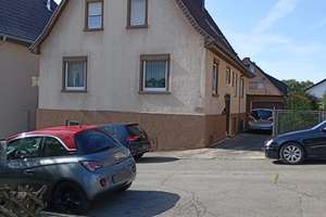 CHARMANTES ZWEIFAMILIENHAUS MIT  POTENZIAL MIT SONNIGEM SÜDWESTGARTEN – Die vollständige Adresse der Immobilie erhältst du vom Anbieter., 72622 Nürtingen – Vorschaubild 1