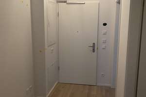 Ansprechende 2-Zimmer-EG-Wohnung mit Einbauküche & Terrasse/Garten in München – Henschelstraße 29, 81249 Lochhausen, München – Vorschaubild 4