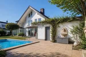 Vielseitig nutzbares Einfamilienhaus mit Büroeinheit und Einliegerwohnung in Breisach-Hochstetten – Die vollständige Adresse der Immobilie erhältst du vom Anbieter., 79206 Breisach am Rhein – Vorschaubild 1
