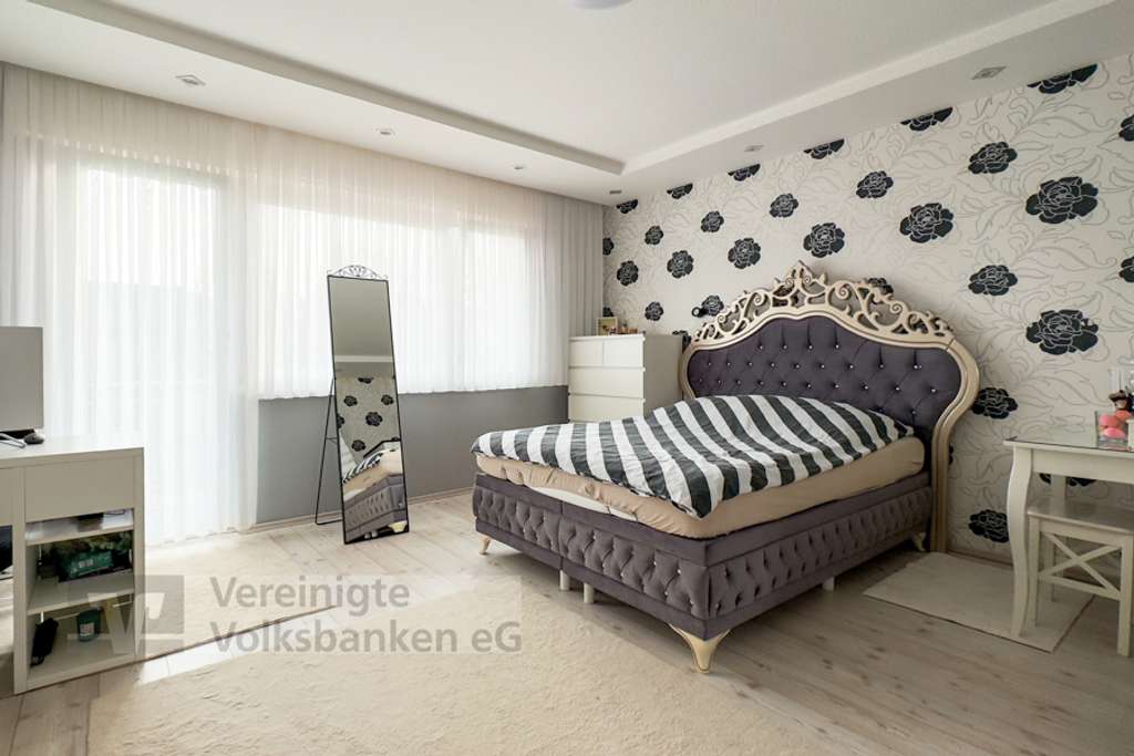 Immobilie in Waldenbuch - Großzügiges Wohnen auf zwei Ebenen - mit jederzeit möglicher Rücktrennung - Bild 3