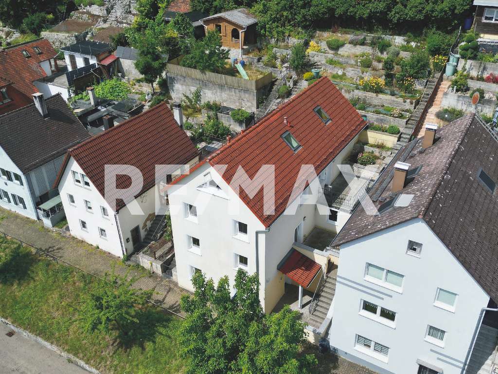 Keine Käuferprovision - Niedrigenergiehaus - Wohnen im Flügel in zentralster Lage– freistehendes EFH