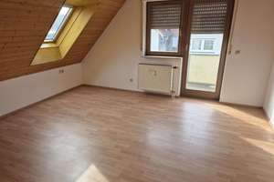 Helle 2,5-Zimmer DG-Wohnung mit EBK, Balkon, Stellplatz – Brühlstraße 4, 72770 Ohmenhausen, Reutlingen – Vorschaubild 6