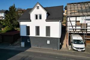 Modernisiertes Einfamilienhaus mit Scheune in Partenstein – Die vollständige Adresse der Immobilie erhältst du vom Anbieter., 97846 Partenstein – Vorschaubild 1