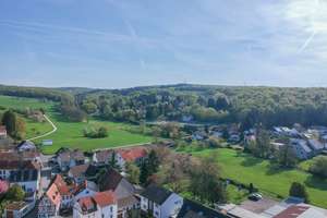 Großzügiges Mehrfamilienhaus mit weitläufigem  Grundstück und erheblichem Entwicklungsspielraum – Die vollständige Adresse der Immobilie erhältst du vom Anbieter., 65719 Hofheim am Taunus – Vorschaubild 3