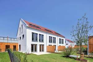 "Gartenfeeling genießen" - Familien-Eckhaus mit Charme – Lohwiesenweg 12, 85774 Unterföhring – Vorschaubild 1