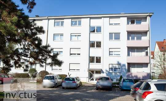 4-Zimmer-Wohnung mit zwei Balkonen, Stellplatz und Fernwärme