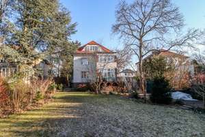 Großzügiges Familienhaus mit Traumgarten, Pool & Saunahaus