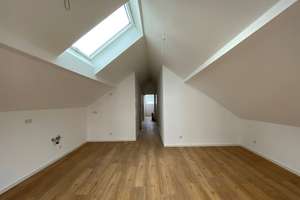 Schöne Dachgeschosswohnung in aufwendig saniertem Altbau zu vermieten – Brotstraße 26, 54290 Mitte/Gartenfeld, Trier – Vorschaubild 4