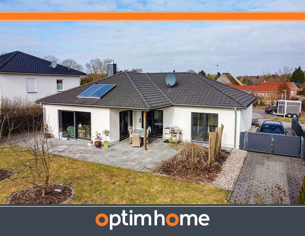 Immobilie in Hornbek - Leben auf einer Ebene – Stilvoller Winkelbungalow zum Wohlfühlen - Bild 1