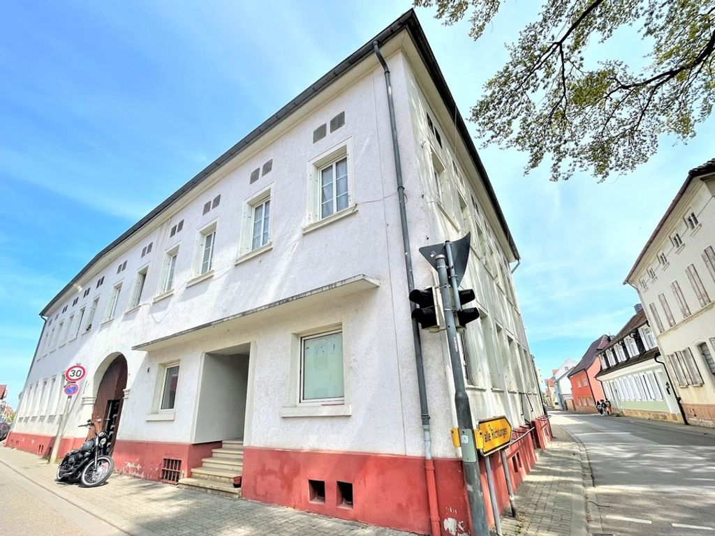 Schönes, denkmalgeschütztes Mehrfamilienhaus mit 4