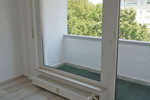 Helle 2-Zi-Wohnung mit Ausblick in guter Wohngegend, (Balkon, EBK, PKW Stellplatz) – Wintersbuckstraße 51, 79539 Lörrach – Vorschaubild 9