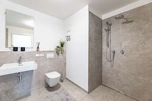 HEGERICH: Penthouse-Feeling inklusive: Großzügige 4 Zimmer mit großer Dachterrasse – Die vollständige Adresse der Immobilie erhältst du vom Anbieter., 90427 Boxdorf, Nürnberg – Vorschaubild 9