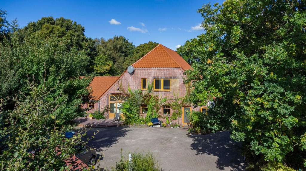 Zweifamilienhaus in Aurich-Brockzetel – zwei Wohneinheiten, viele Möglichkeiten