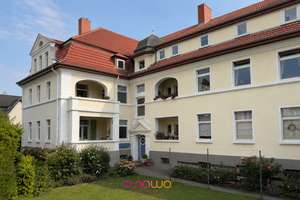 Altbau-Charme mit Gartenanteil – Großzügige 4-Zimmer DG-Wohnung in ruhiger Lage von Wolfenbüttel – Die vollständige Adresse der Immobilie erhältst du vom Anbieter., 38302 Wolfenbüttel – Vorschaubild 2