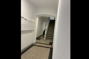 Möbliert auf Zeit: 2-Zimmer-Altbau Altstadt, ruhige Seitenstraße, 5 Min zum Rhein – 40213 Altstadt, Düsseldorf – Vorschaubild 9
