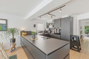ENERGIESPARWUNDER - Alt trifft Modern · Doppelhaushälfte mit Einliegerwohnung  – Rohrackerstraße 260, 70329 Rohracker, Stuttgart – Vorschaubild 2